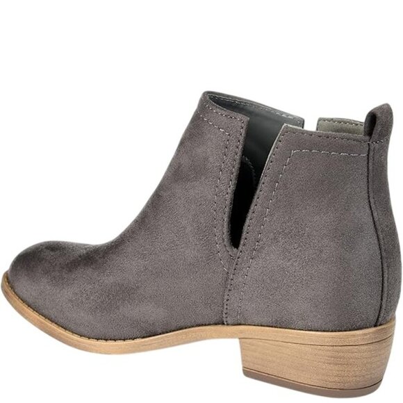 Journee Collection Women's Rimi Notched Ankle Stacked Heel Booties - Picture 3 of 4